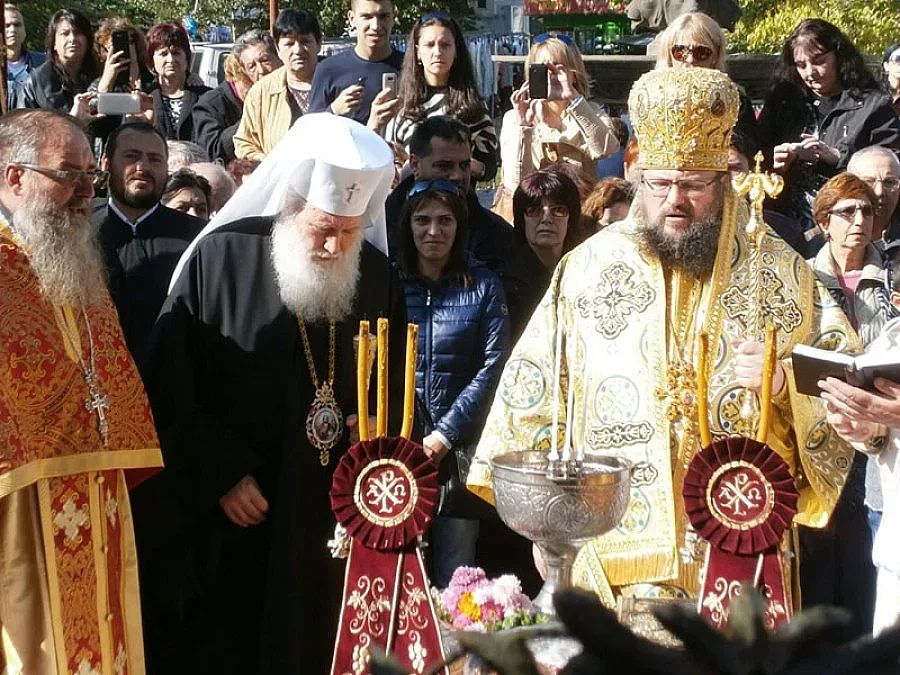 Патриархът на празнична литургия в Дупница