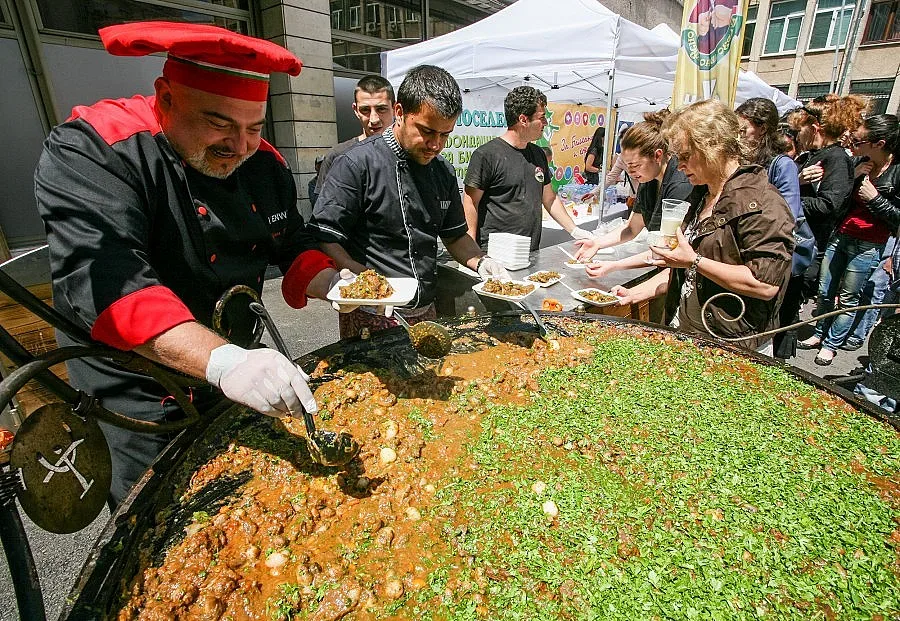 Ути Бъчваров ще готви със Стелиян Варсанов в Пещера