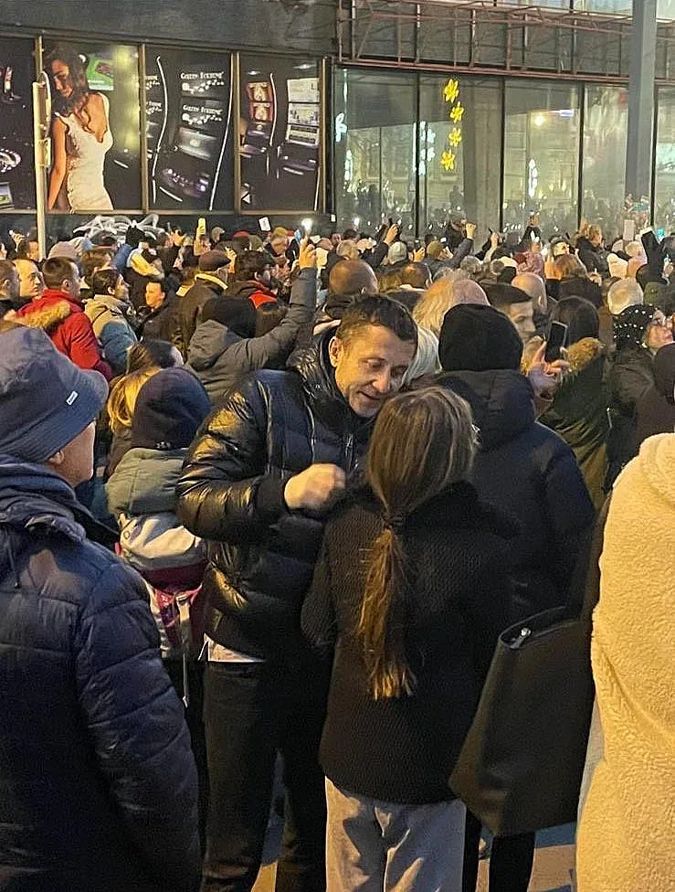 Бивш треньор на ЦСКА хукна на протест в Сърбия