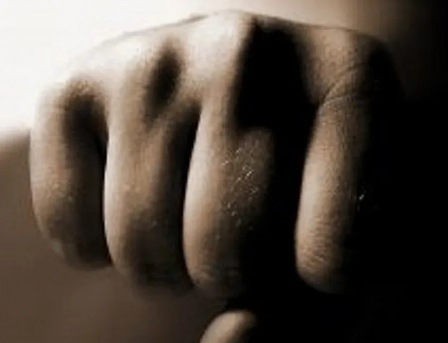 Две жени пребиха мъж и му взеха парите