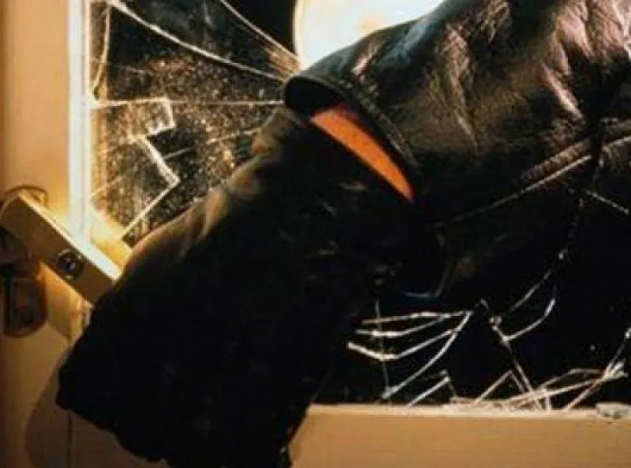 Кражба на оръжие, злато и пари в Кърджали