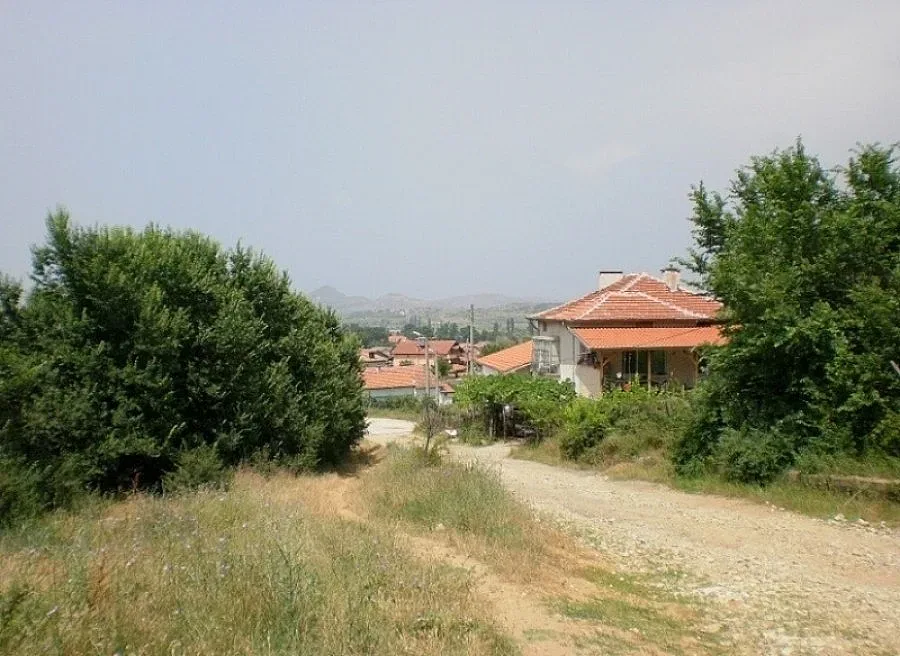 97-годишен пешеходец в болница след удар с камион