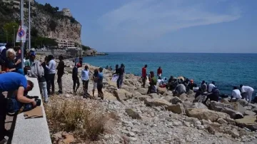 16 души се давят с корабче край Одеса