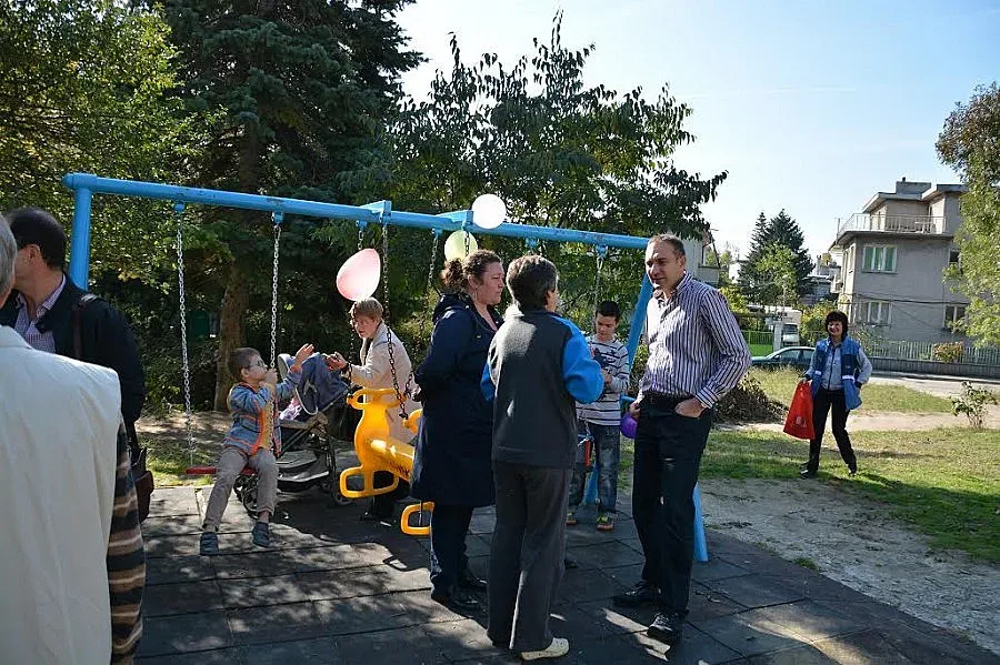 Гуцанов откри обновена детска площадка