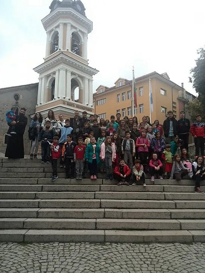 Ученици от Кърджали на поклонение в Атон