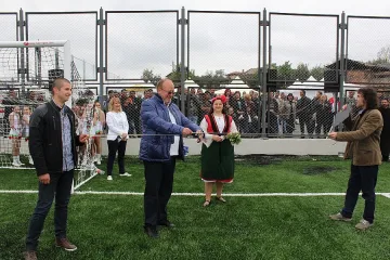 Инж. Серьожа Лазаров откри новия стадион на Лесичово