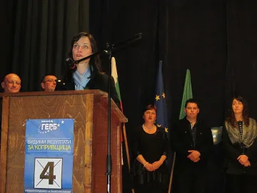 Мария Габриел: За Копривщица в Европа, подкрепете екипа на Генчо Герданов