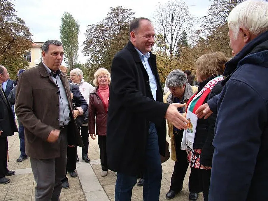 Миков с десант в подкрепа на кандидатите на БСП в Исперих и Кубрат