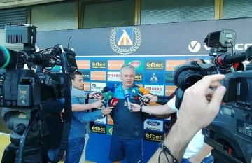 Стоев: Не очаквах, че ще сме първи преди дербито