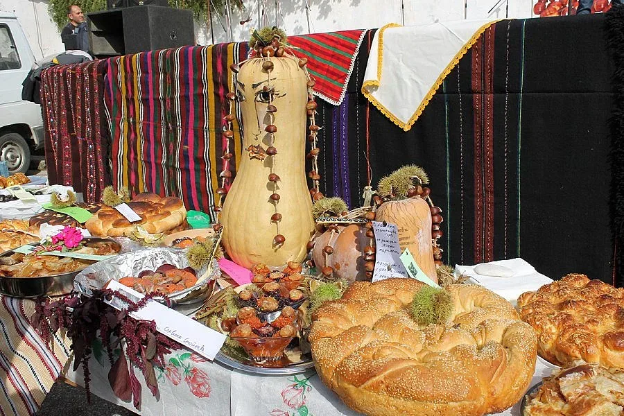 Гърци и македонци опитаха уникални гозби с кестени 