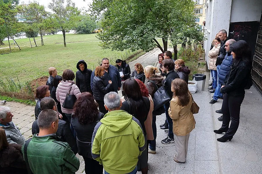 Фандъкова: Разширяваме програмата за поддържане на междублоковите пространства