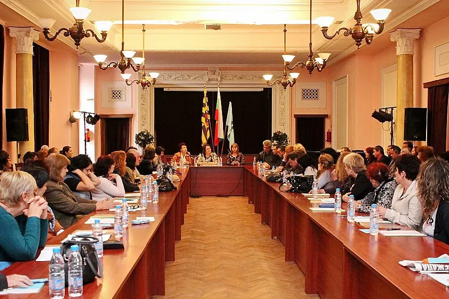 Вяра Церовска: Училищното образование в Перник има своите традиции и постижения