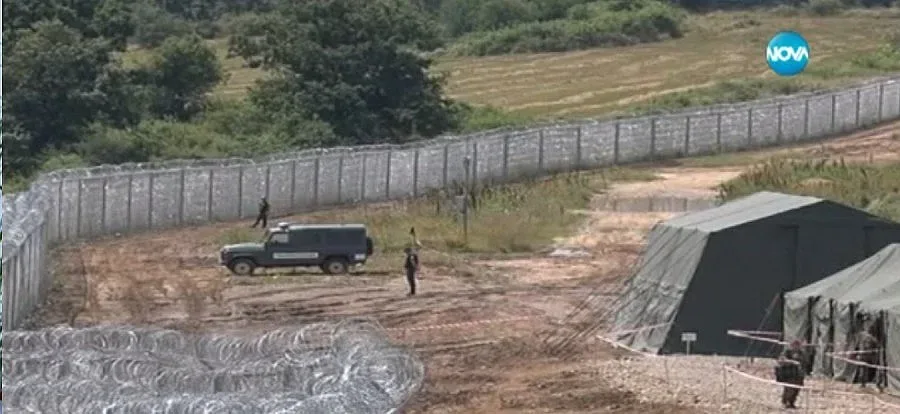 Средец за бежанците: Намерихме им лагера в гората