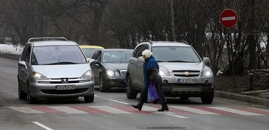 Продажбите на нови коли скочиха с 20%