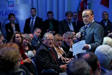 Силвио се върна в политиката