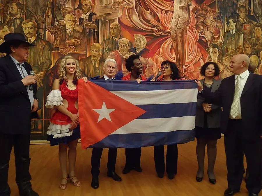 Волен и Алфредо Торес пяха "Гуан та намера" 