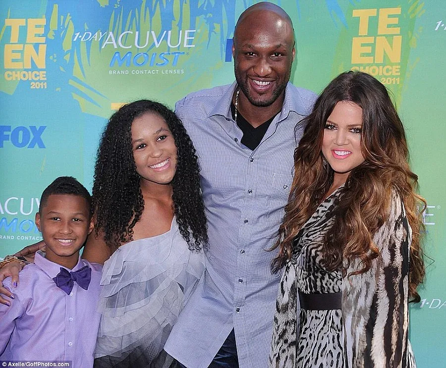 Одъм продължава да се бори за живота