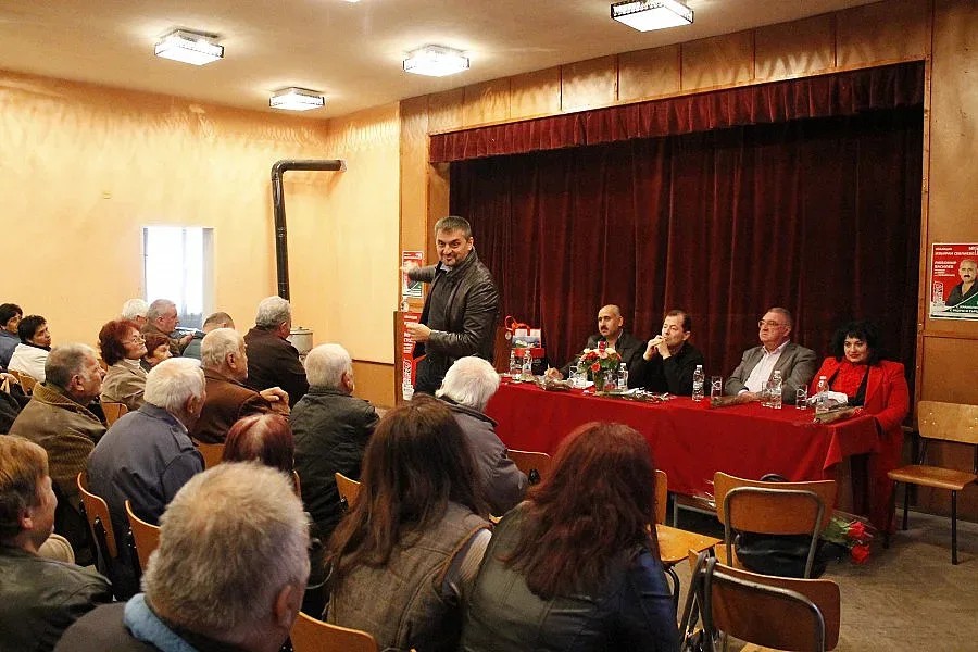 Аплодисменти за Добрев в Крамолин