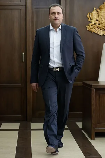 Потомък на възрожденци се бори за втори мандат