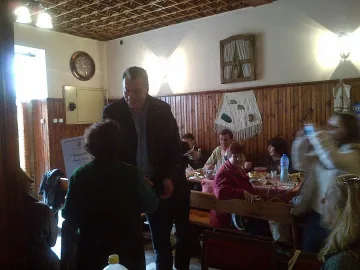 Областен управител подари икона на църква