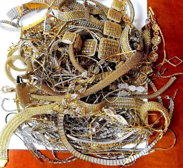 Вадят контрабандно злато от сутиена на румънка