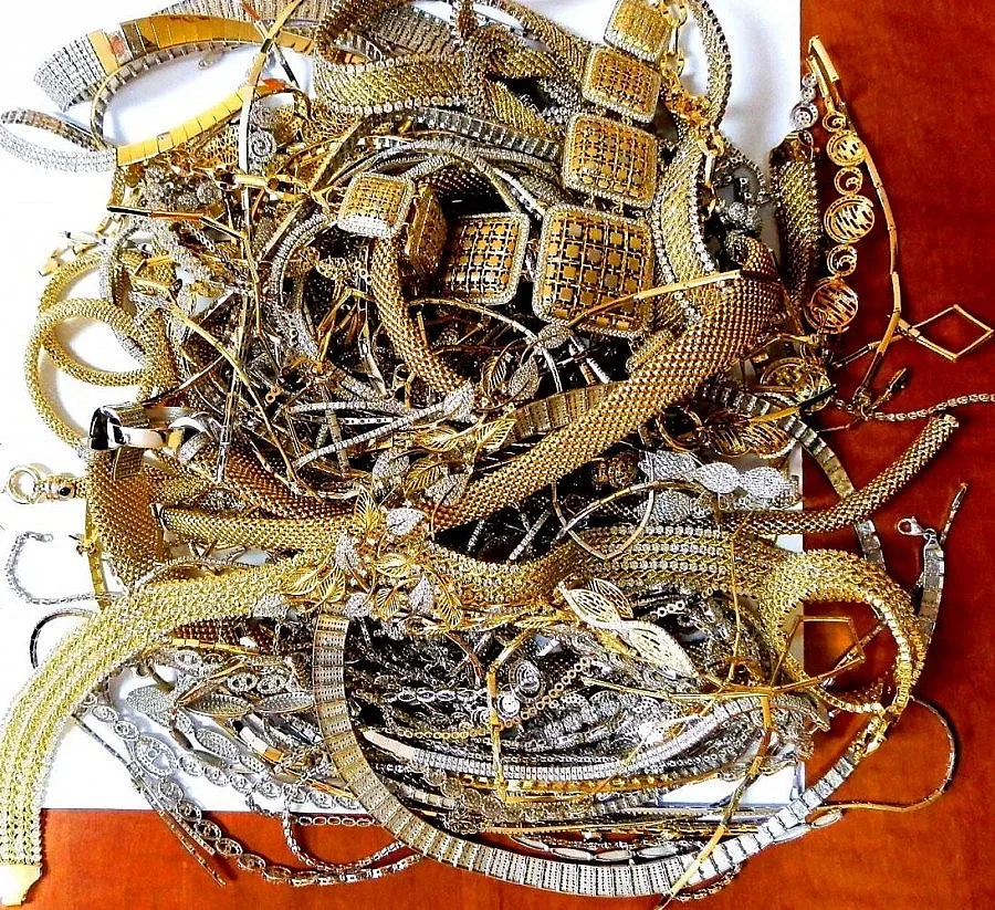 Вадят контрабандно злато от сутиена на румънка