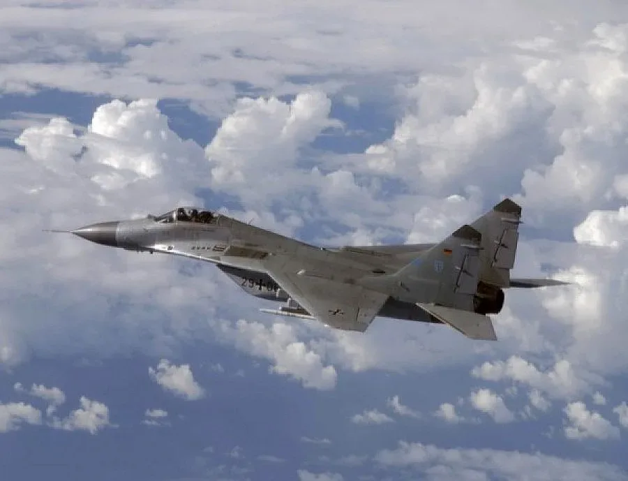 Полша оправя МиГ-овете ни и без лиценз