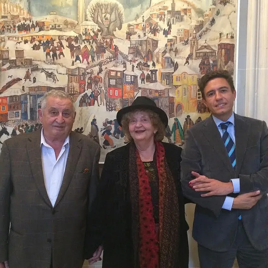 Лолова блести в Париж