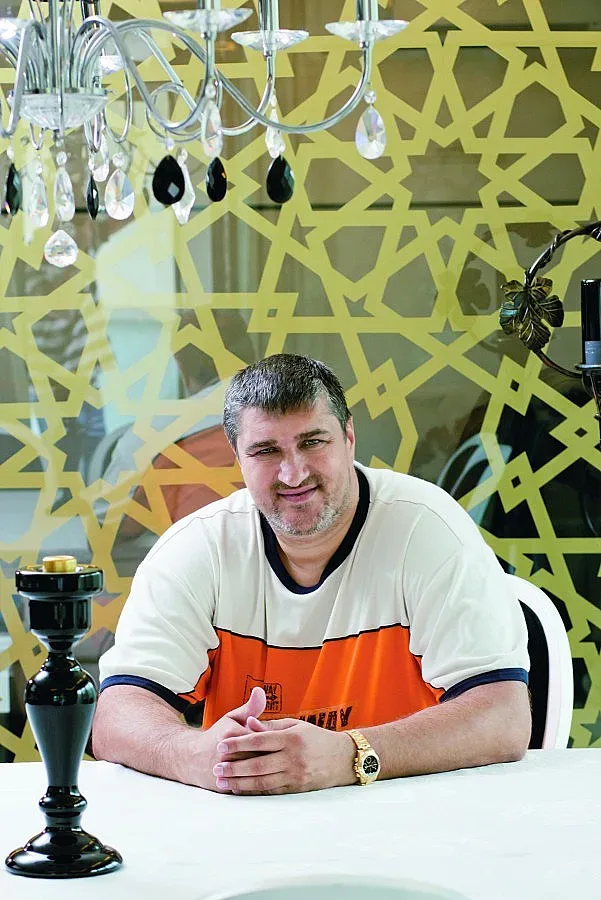 Любо Ганев отрича романс с Луна