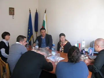 Савина Савова: Осигуряваме безплатни прегледи и стоматологични материали за дома за стари хора в „Зона Б-5"