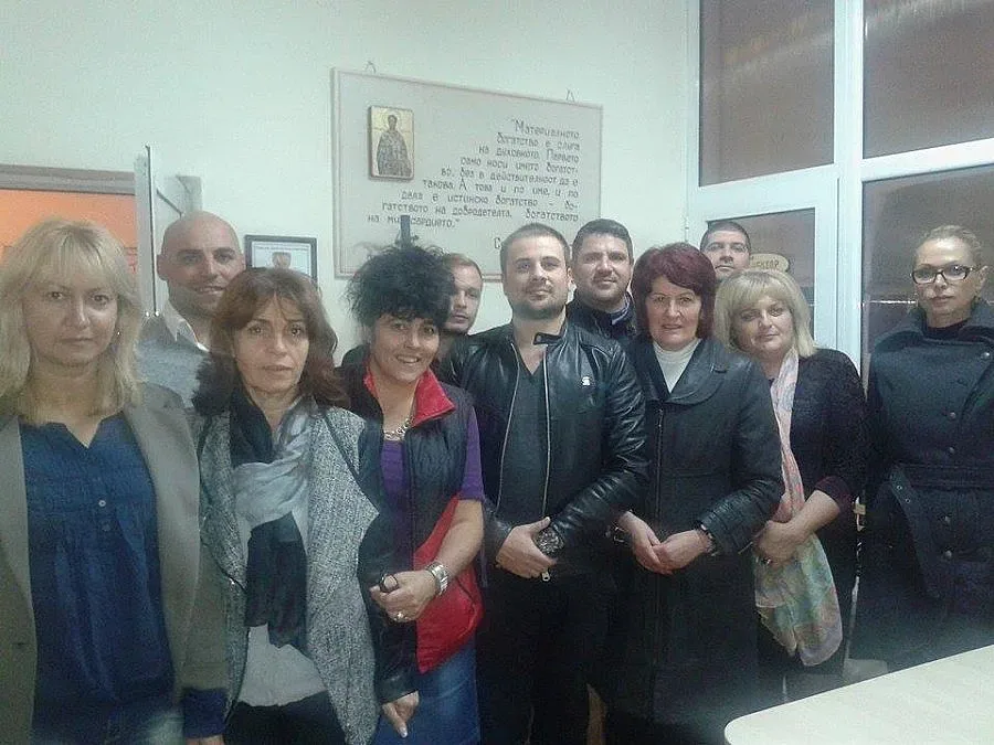 Проданова на среща с шефовете на център за деца с умствена изостаналост