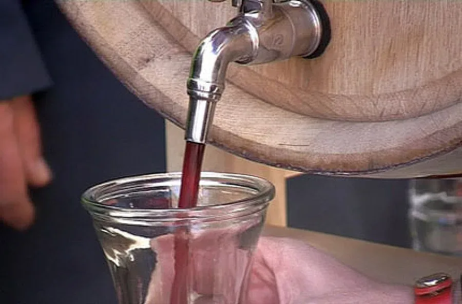 Рияд плаши с 350 удара с камшик британец