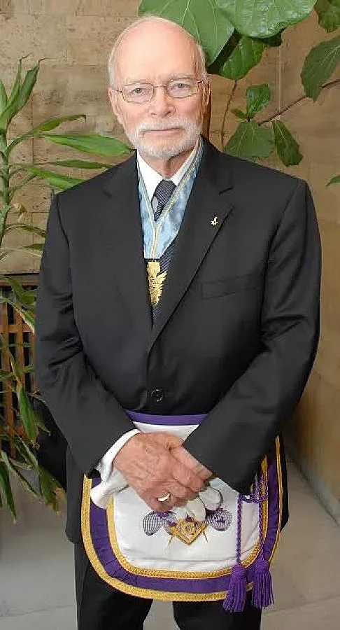 Най-голямата ни трагедия е, че воюваме в името на Бог