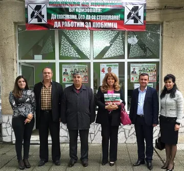 Йотова: България “блести” с липсата на политика относно бежанците