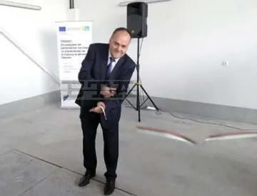 Кметът на Перник преряза лентата на ново сметище
