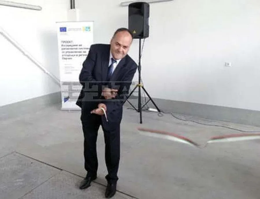 Кметът на Перник преряза лентата на ново сметище