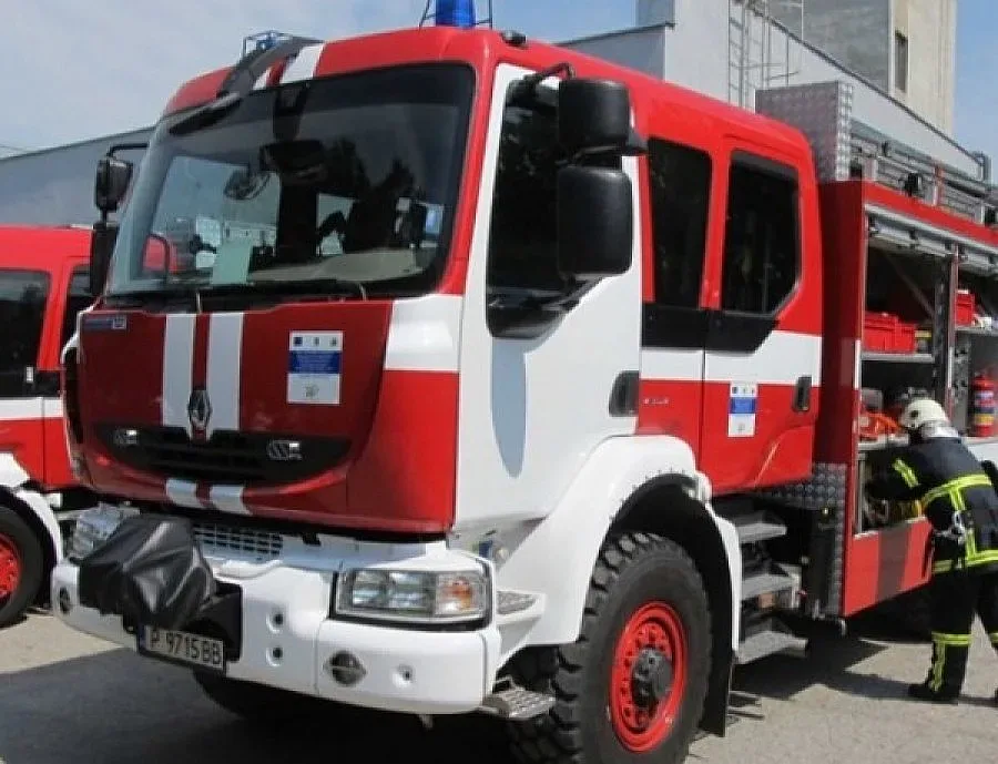 Газова бутилка подпали къща