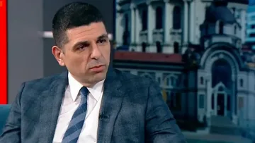 Цънцарова затвори устата на Ивайло Мирчев. Голям срам