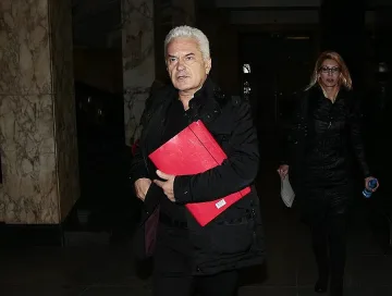 Волен плаши със съд Костов и Цацаров