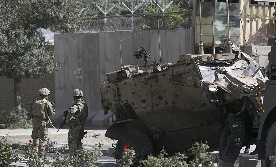 Хеликоптер на НАТО се разби в Кабул, 5-ма загинаха