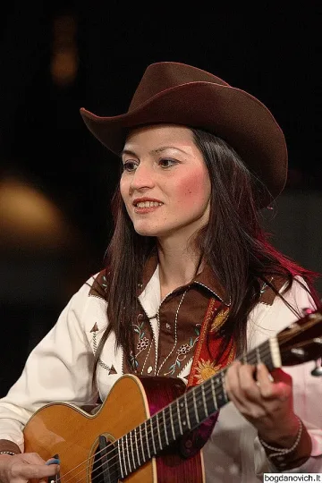 Каубой и индианци обикалят България