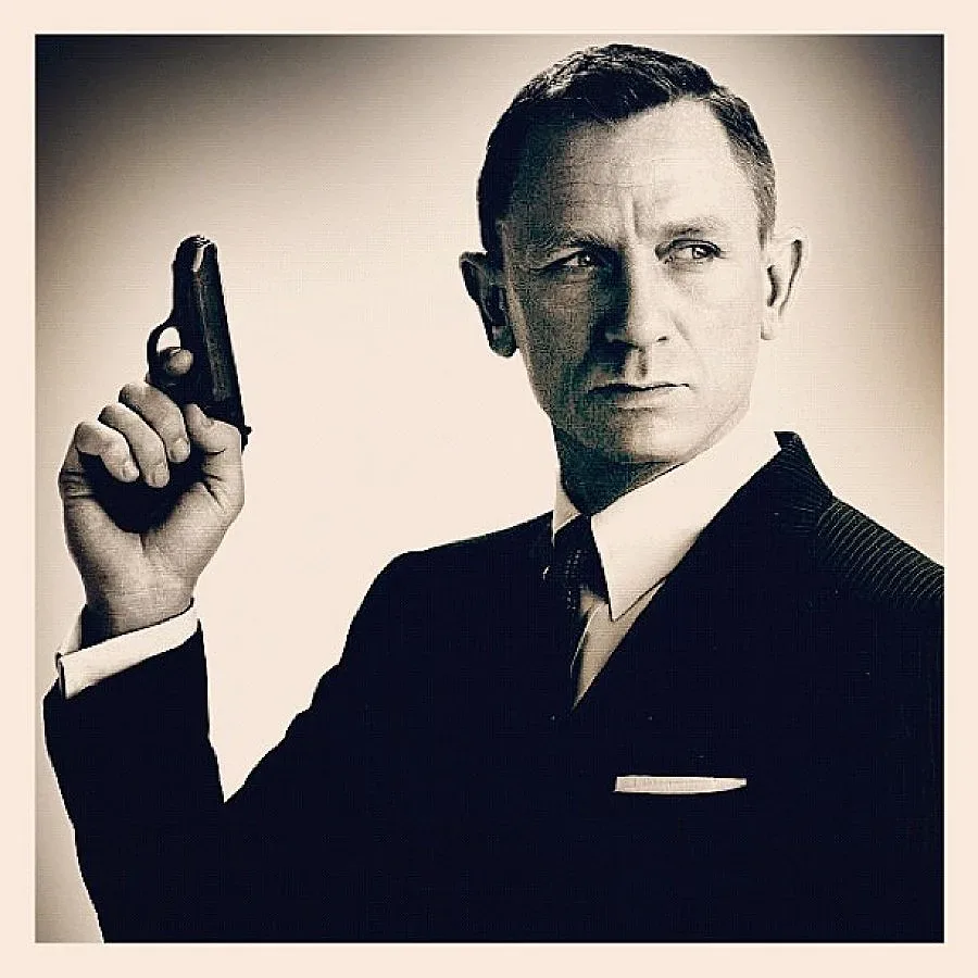 Ставаш Джейм Бонд за ден със 104 000 долара 