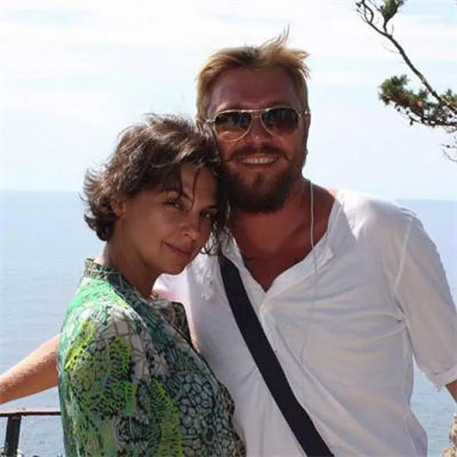 Миро заведе Ели на испански остров