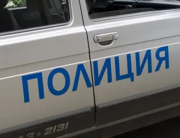 17-годишен задържан в полицията за унищожаване на чуждо имущество