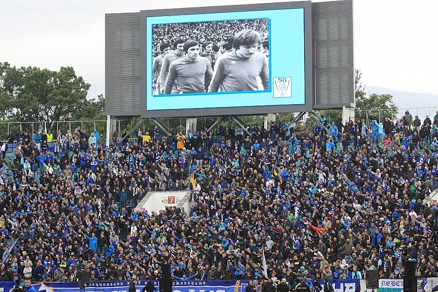 Контузии помрачиха синия юбилей