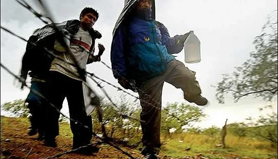 20 мъже нападнаха център за бежанци в Холандия