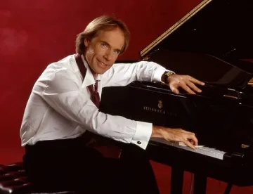 Клайдерман свири "Хубава си, моя горо"