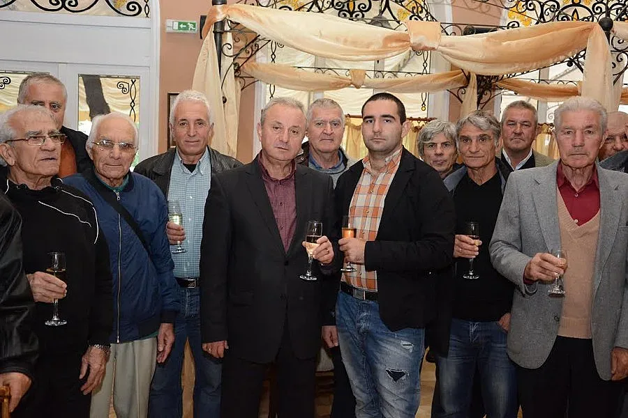 Срещи два пъти в годината си обещаха футболните ветерани и Казанджиев