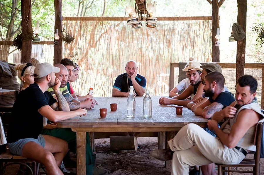 Конфликт между млади и стари във "Фермата"