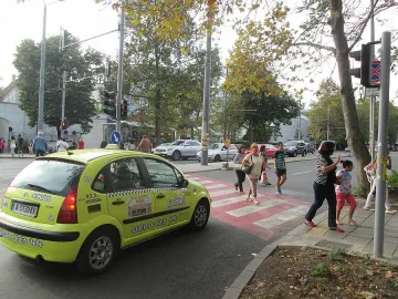 Инспектор Хитами спасява деца на пътя
